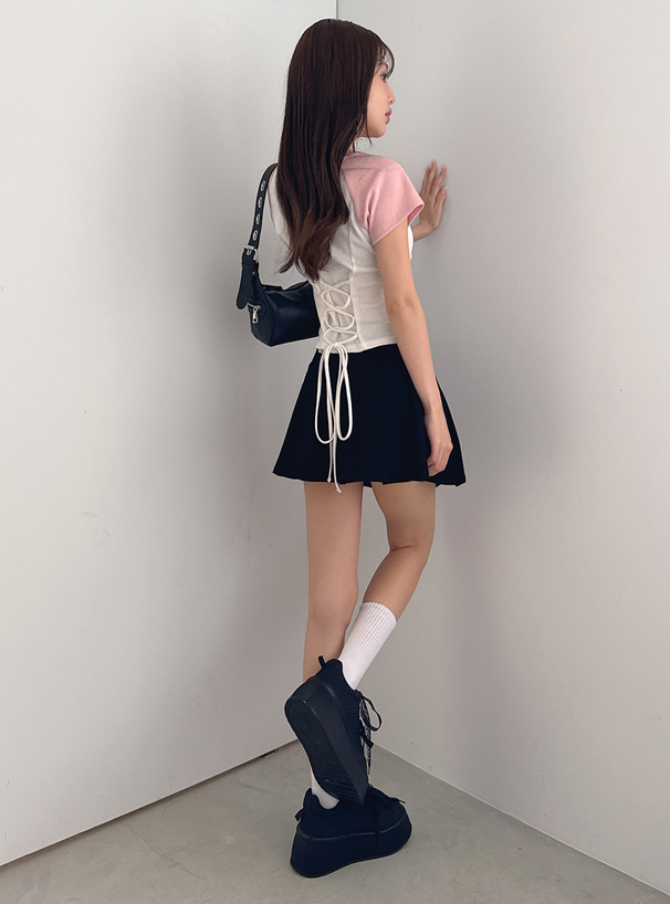 バックレースアップラグラントップス