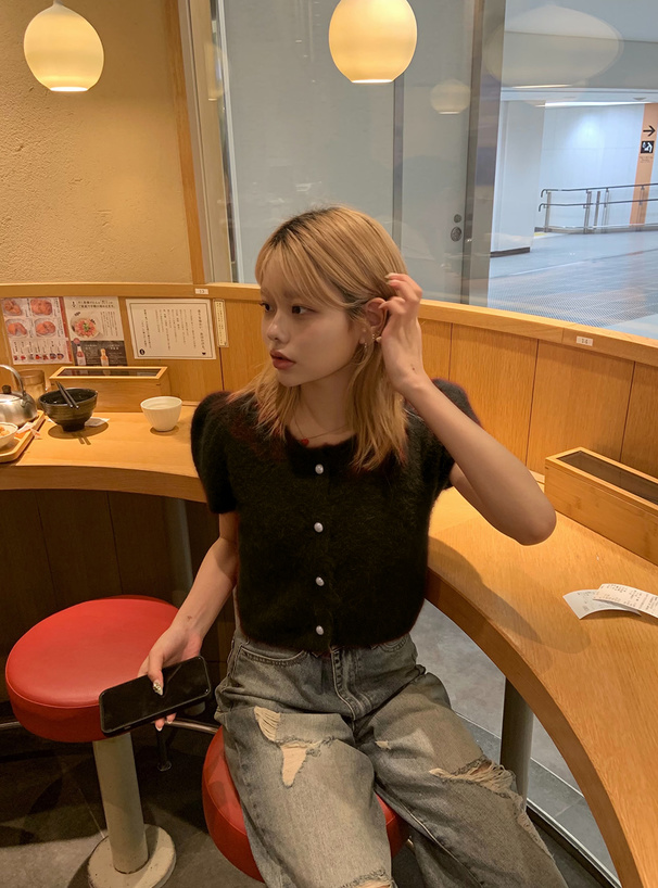 パールボタンショート丈ニットカーディガン