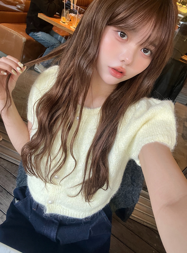 パールボタンショート丈ニットカーディガン