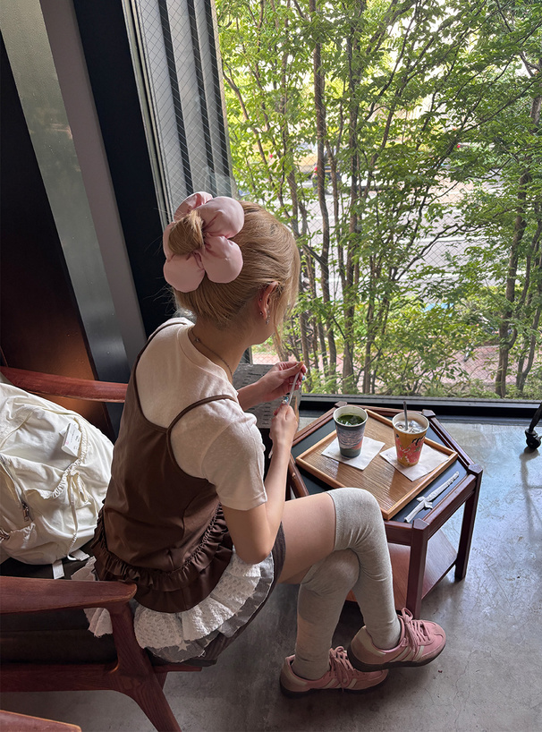 シアーTシャツxフリルキャミソールアンサンブル