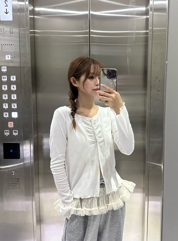 タイ付きフロントギャザーフレアスリーブトップス