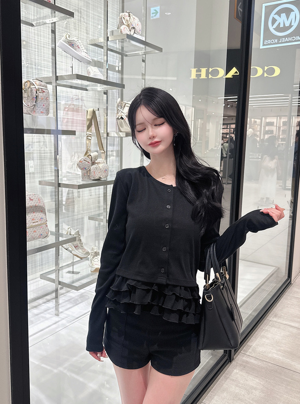 裾フリルキャミソール×カーディガンアンサンブル