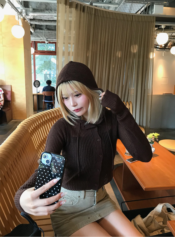 新品同様☆ミニフリル ニットカーディガン　／カラー　ブラック 裾丸Vネックニットカーディガン レディース(M ブラック): 東京