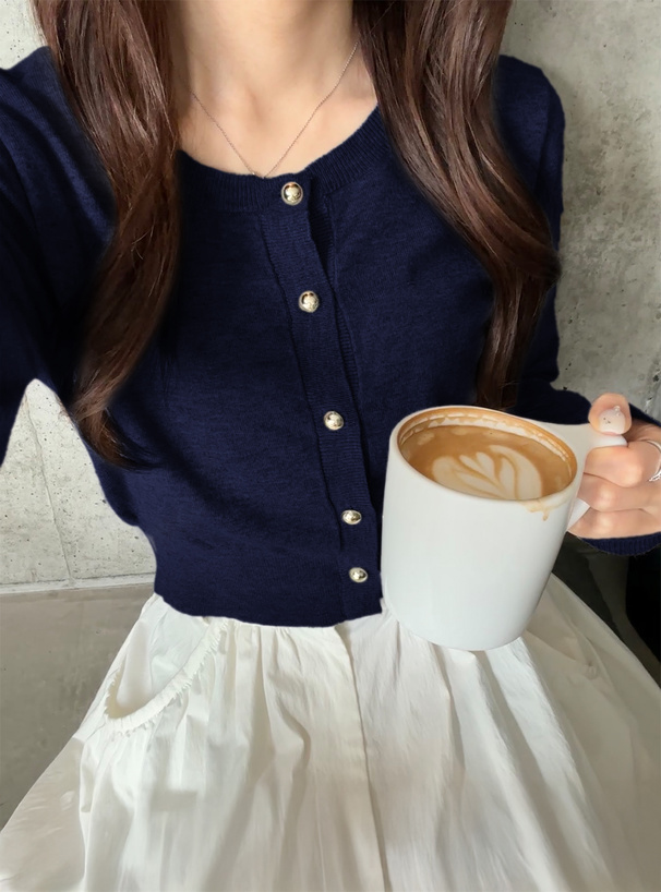 ゴールドボタンニットカーディガン