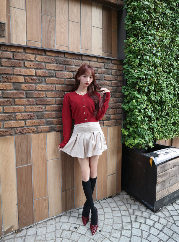 ゴールドボタンニットカーディガン