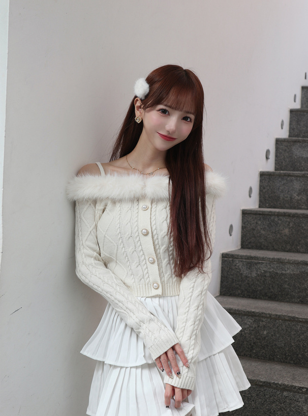 ファーオフショルダーケーブル編みニットトップス