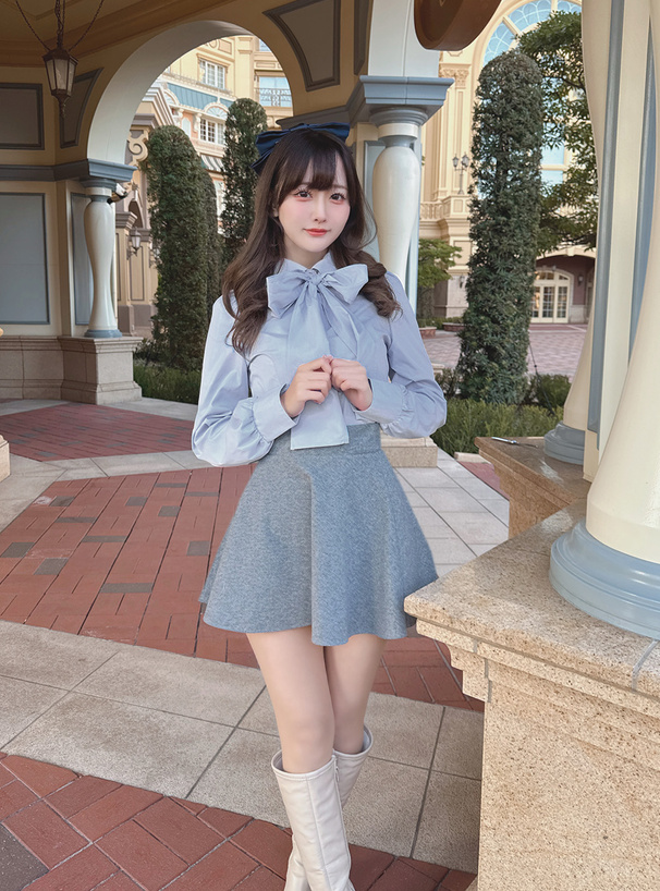 ボウタイ付きブラウス