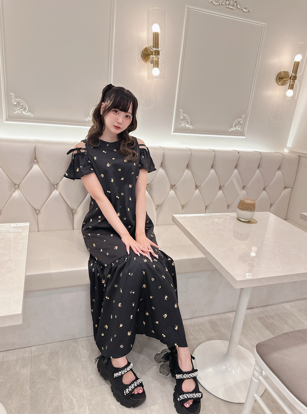 花柄ショルダーオープンリボンワンピース