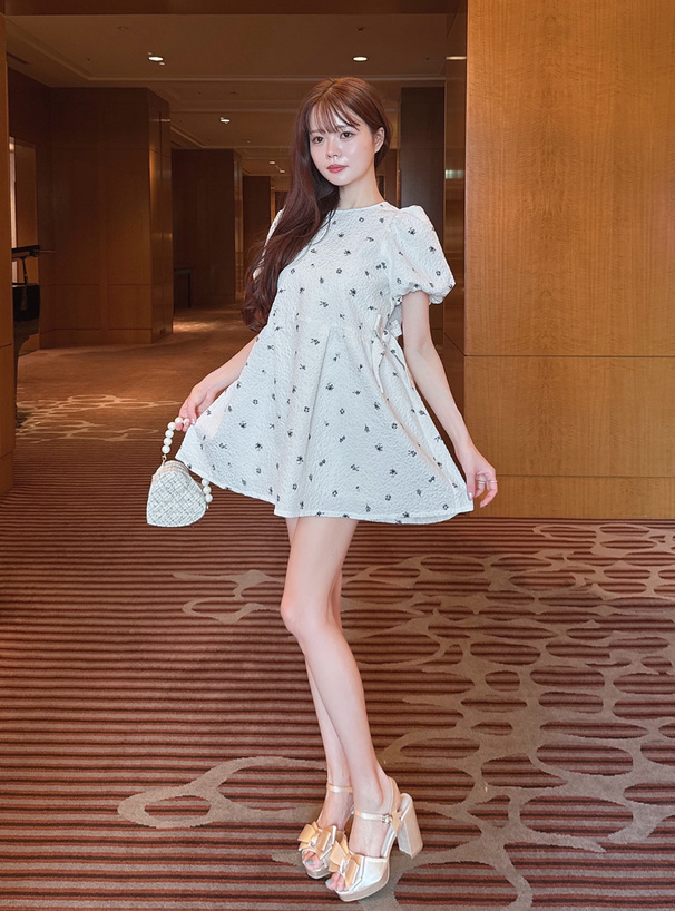 小花柄ジャガードサイドリボンミニワンピース