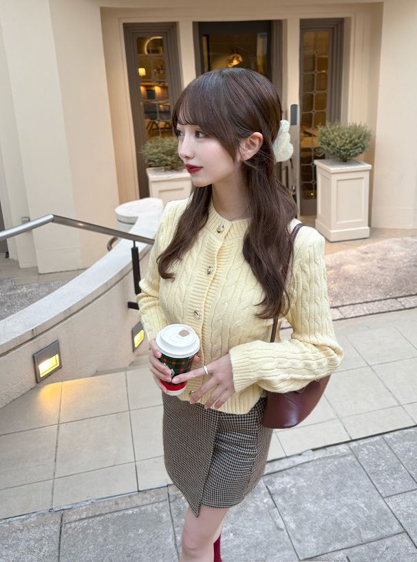 ケーブル編みニットカーディガン