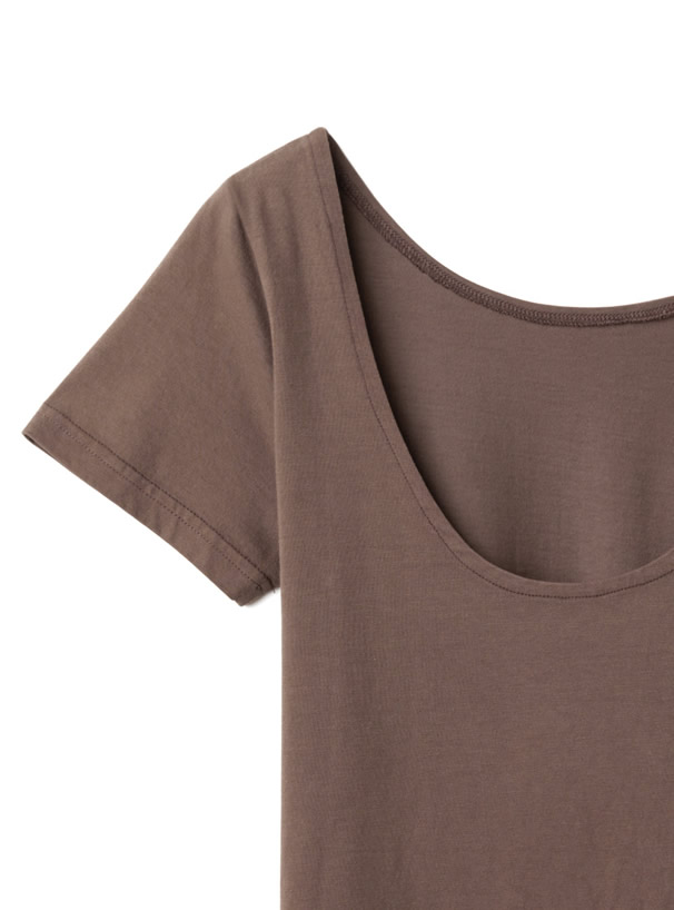 バックオープンTシャツ