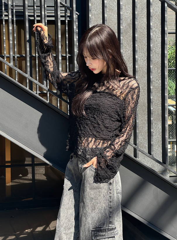 青と白の花柄フレアスリーブトップス 青と白の花柄フレア