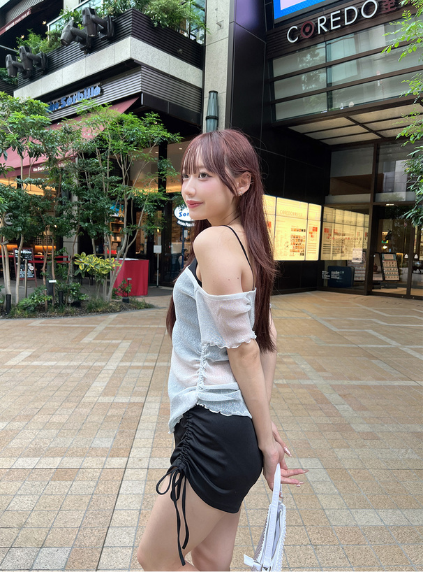 ワンショルダーラメトップス