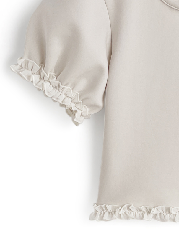 パフスリーブトップス×ミニスカートフリルセットアップ