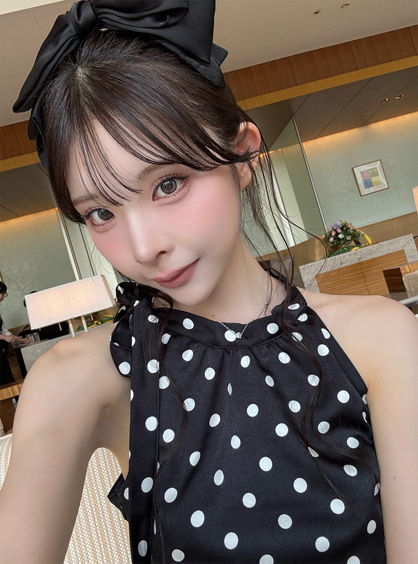 ドット柄ホルターネックティアードミニワンピース