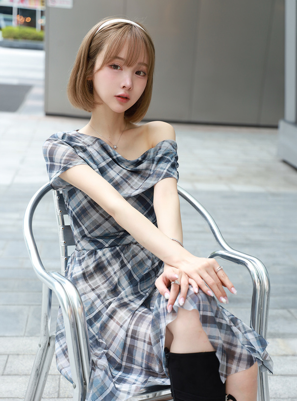 イロンyilon オフショルダー チェック柄 ミニワンピース イロン ワンショルダーチェックミニopワンピース YILON - メルカリ