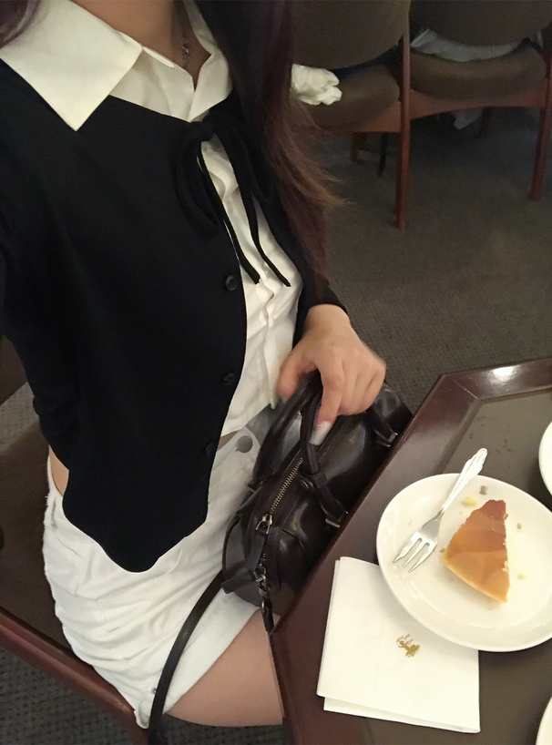 シャツレイヤード風フロントリボントップス