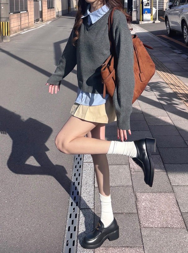 シャツレイヤード風Vネックニットトップス