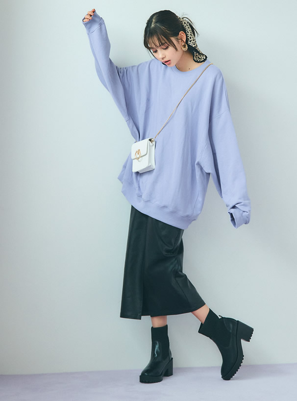 レザーペンシルスカート