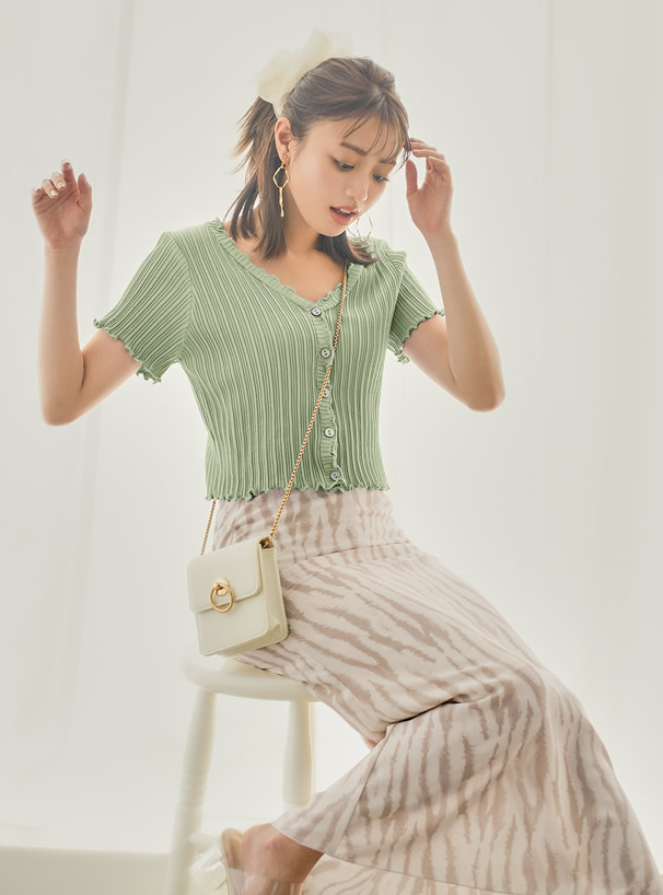 今田美桜 ゼブラ柄スカート