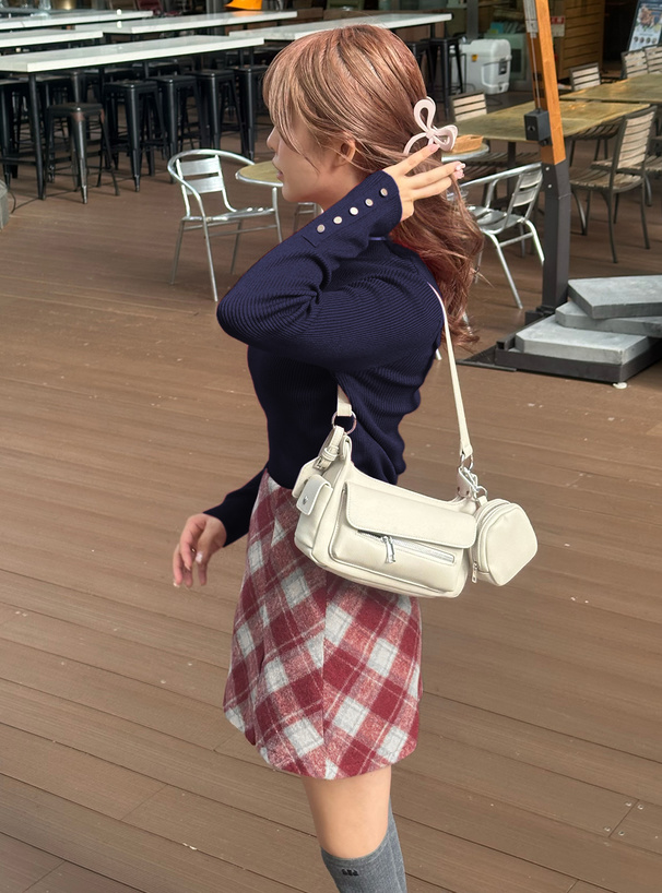 クルーネック袖ボタンリブニットトップス