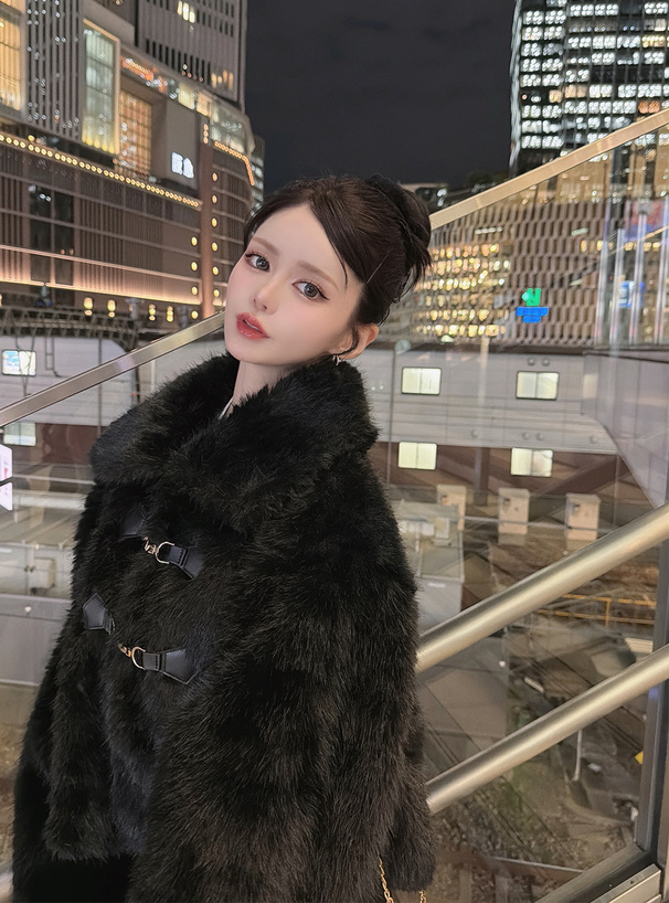 ビット付きファーショート丈コート