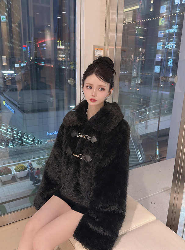 ビット付きファーショート丈コート