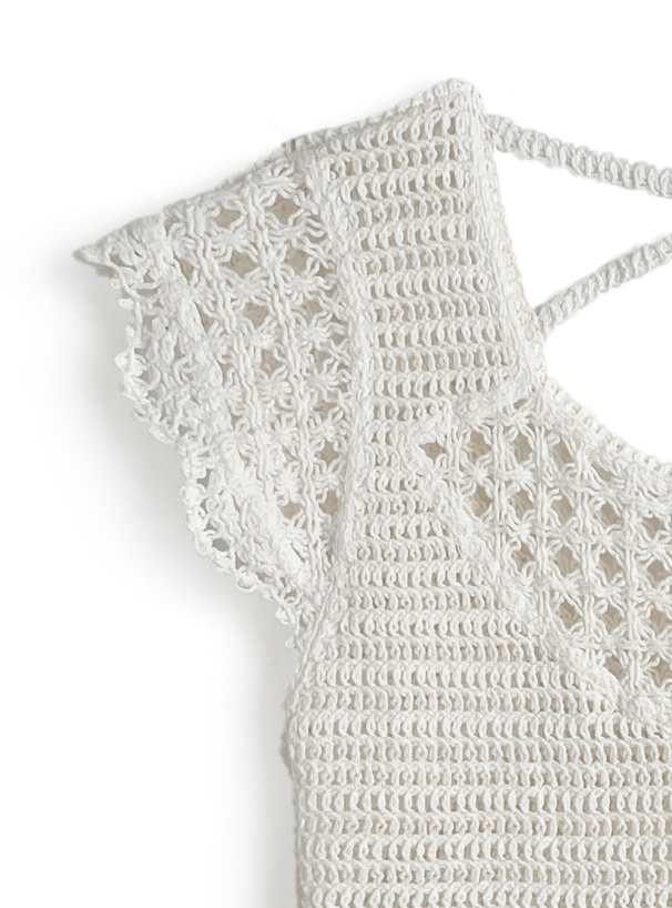 透かし編みクロシェニットトップス