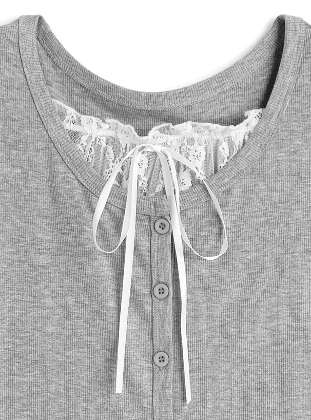 レースレイヤード風リブトップス