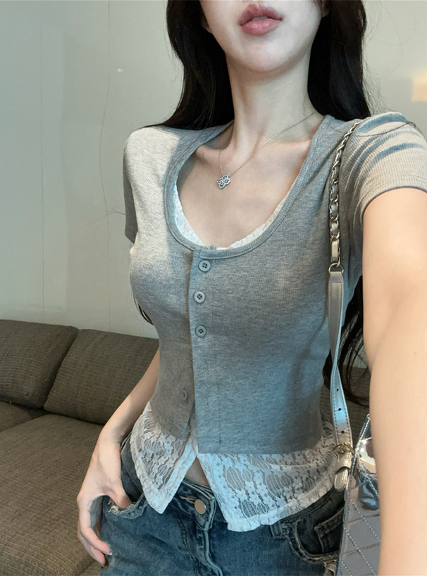 レースレイヤード風リブトップス