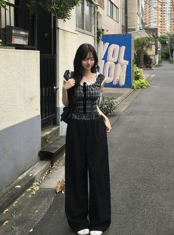 チェック柄フリルリボンシャーリングブラウス