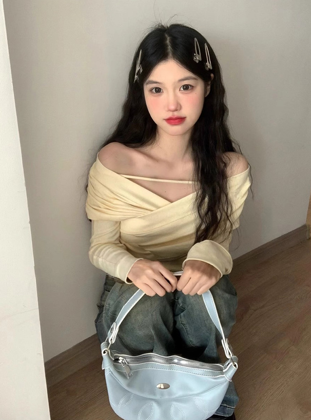 クロスデザインオフショルダートップス