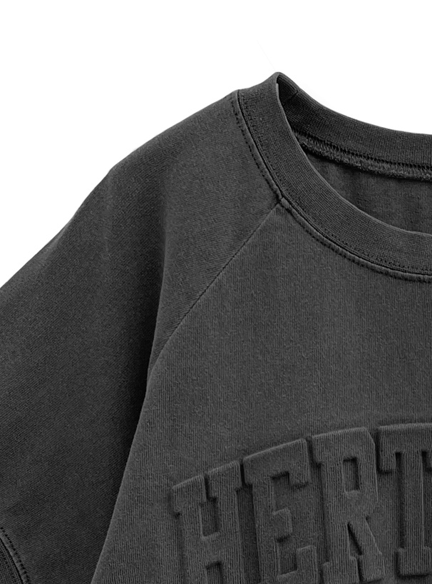 カットオフエンボスロゴTシャツ