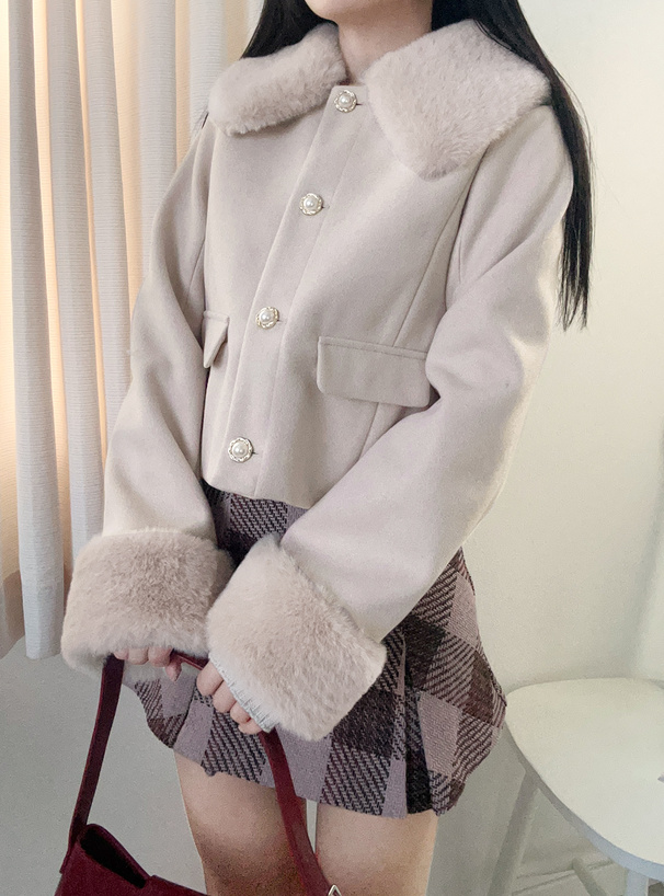 ビジューボタンファーショート丈コート[kz579] | レディース