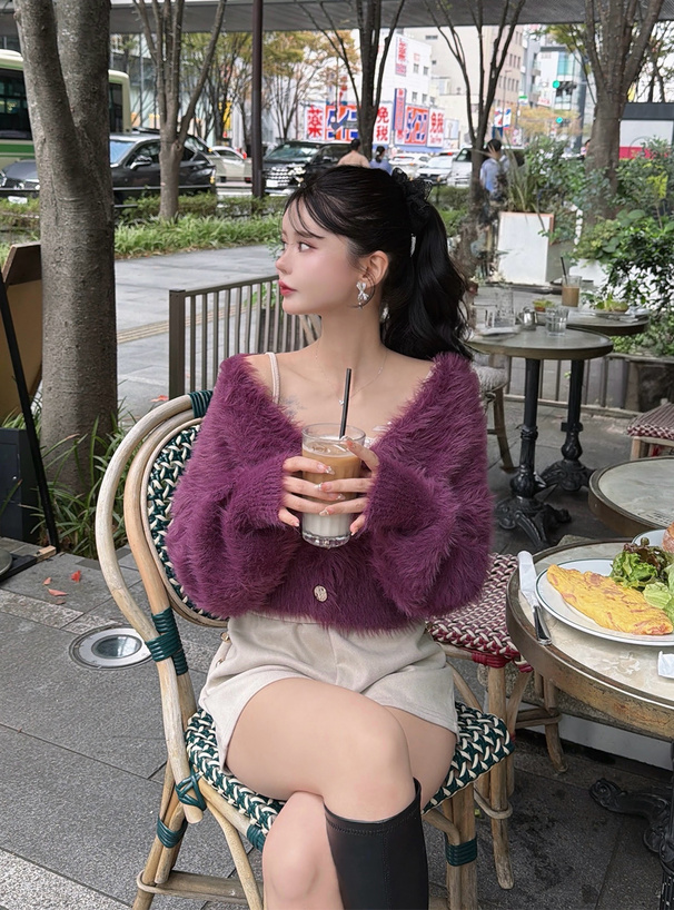 ゴールドボタンシャギーニットショート丈カーディガン