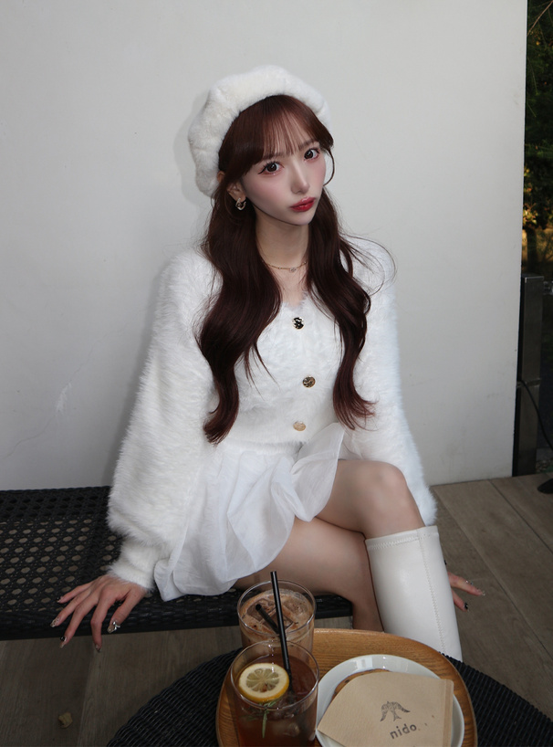 ゴールドボタンシャギーニットショート丈カーディガン