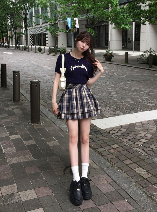 ロゴテープ半袖ケーブル編みニットトップス
