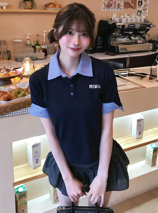ストライプ襟付きロゴ刺繍ニットトップス