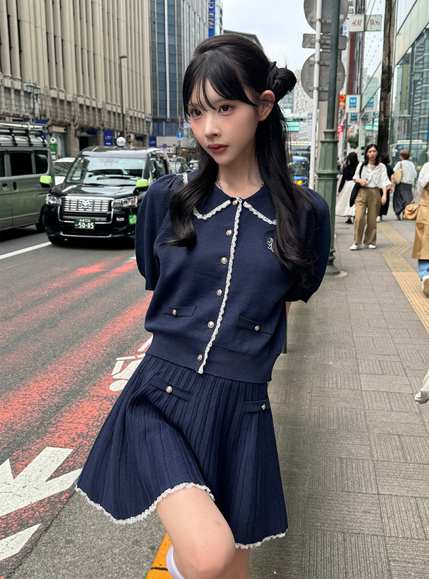 ブラックTシャツとグレーのスカートセット アウトレット】紺無地調 タックフレアスカート セットアップ着用