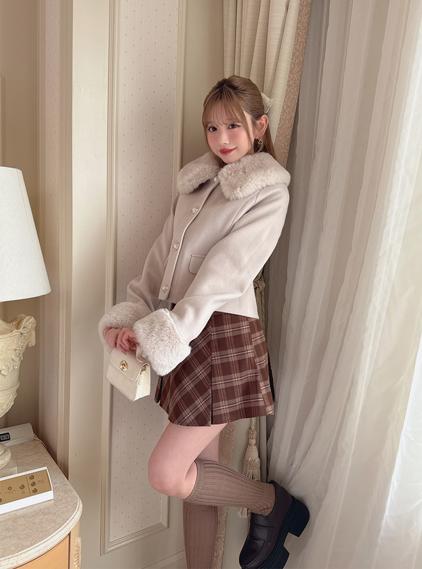 ビジューボタンファーショート丈コート[kz700] | レディース