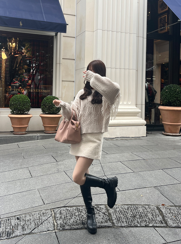 フリンジケーブル編みラウンドネックニットトップス