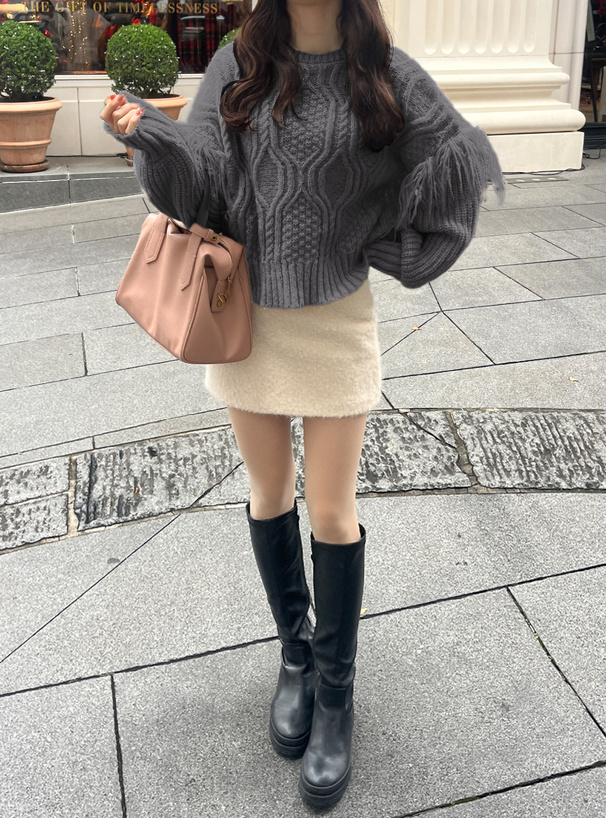 フリンジケーブル編みラウンドネックニットトップス