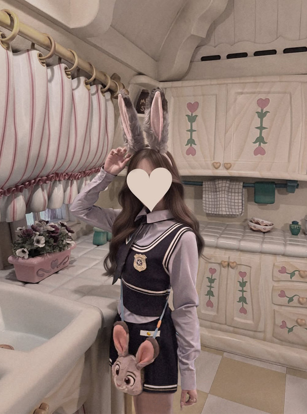 ネクタイ付きシャツ×ニットベスト×タイトスカートセットアップ