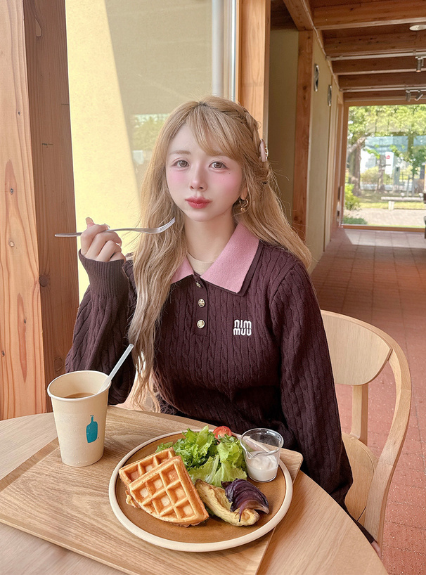 ダブルカラーケーブル編みニットトップス