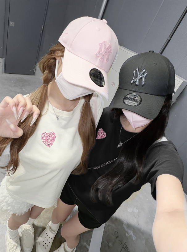 カモフラージュ柄ハートロゴプリントTシャツ