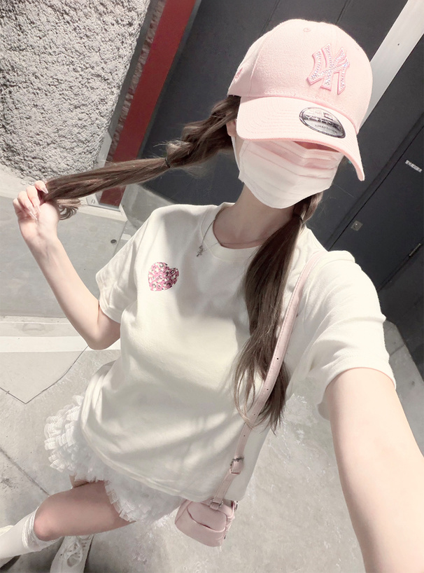 カモフラージュ柄ハートロゴプリントTシャツ