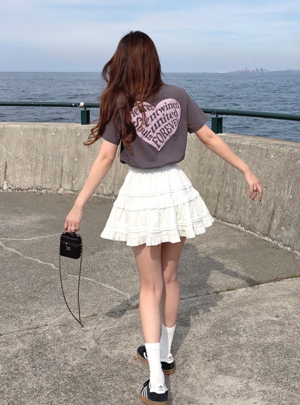 発泡ハートロゴプリントTシャツ