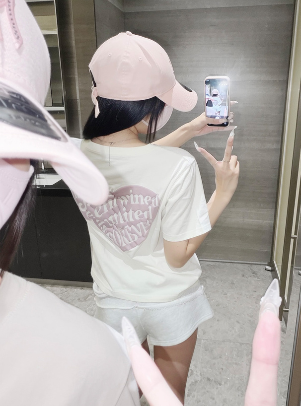 発泡ハートロゴプリントTシャツ