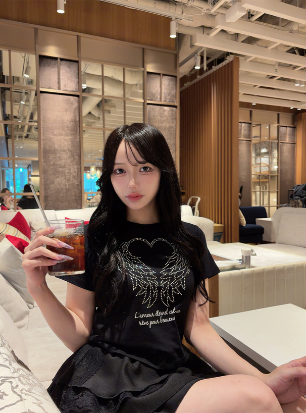 ラインストーンハートウィングロゴTシャツ