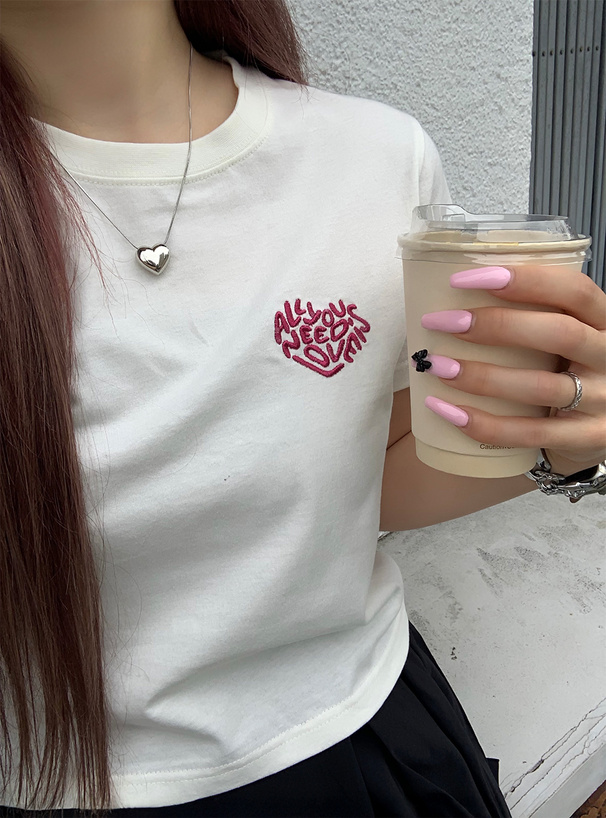 ハートロゴ刺繍Tシャツ